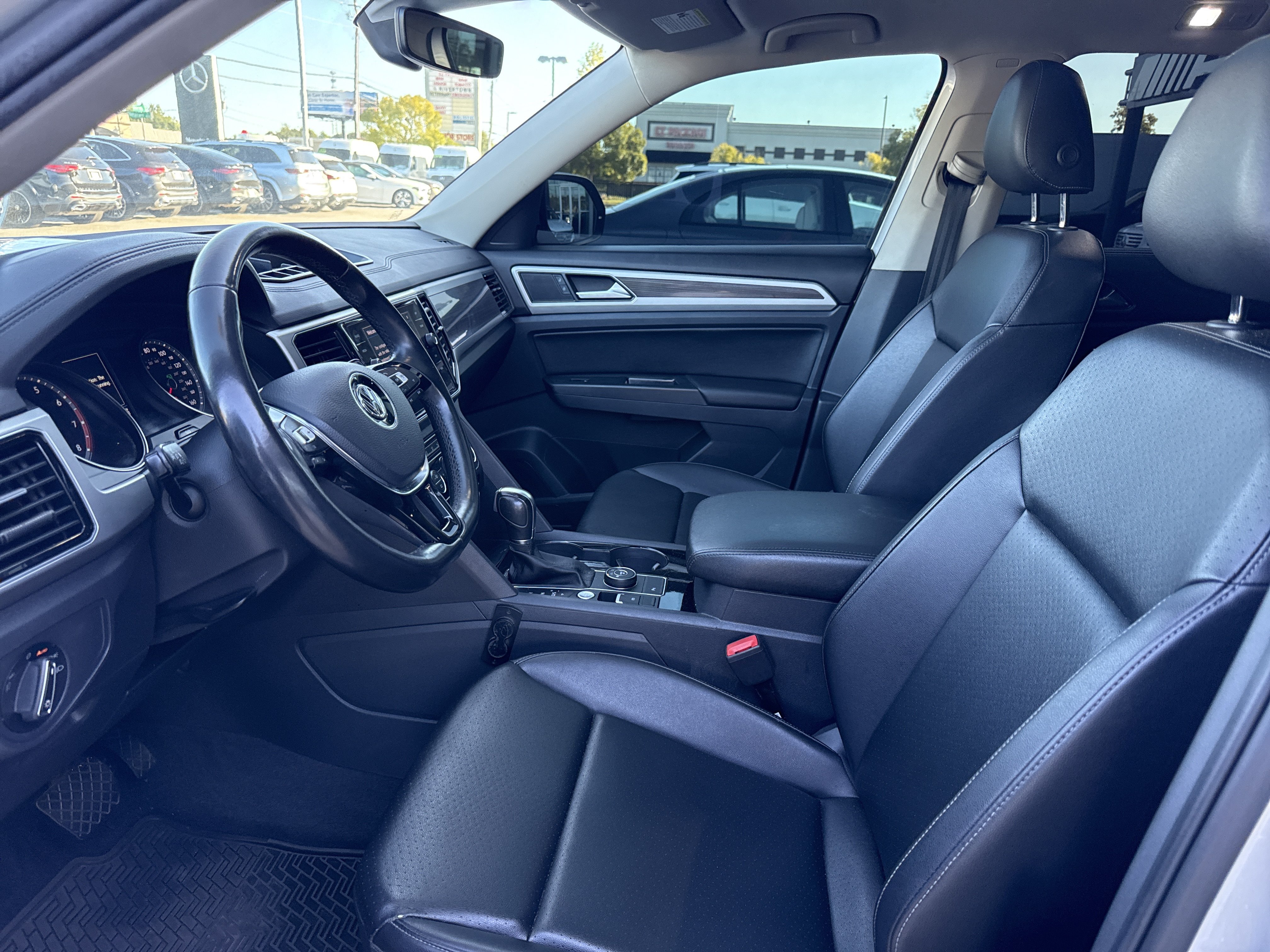 Used 2018 Volkswagen Atlas SEL AWD/4WD image 4