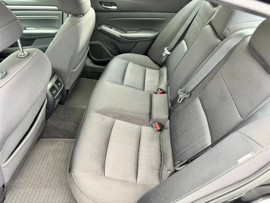 Used 2019 Nissan Altima 2.5 SV image 14