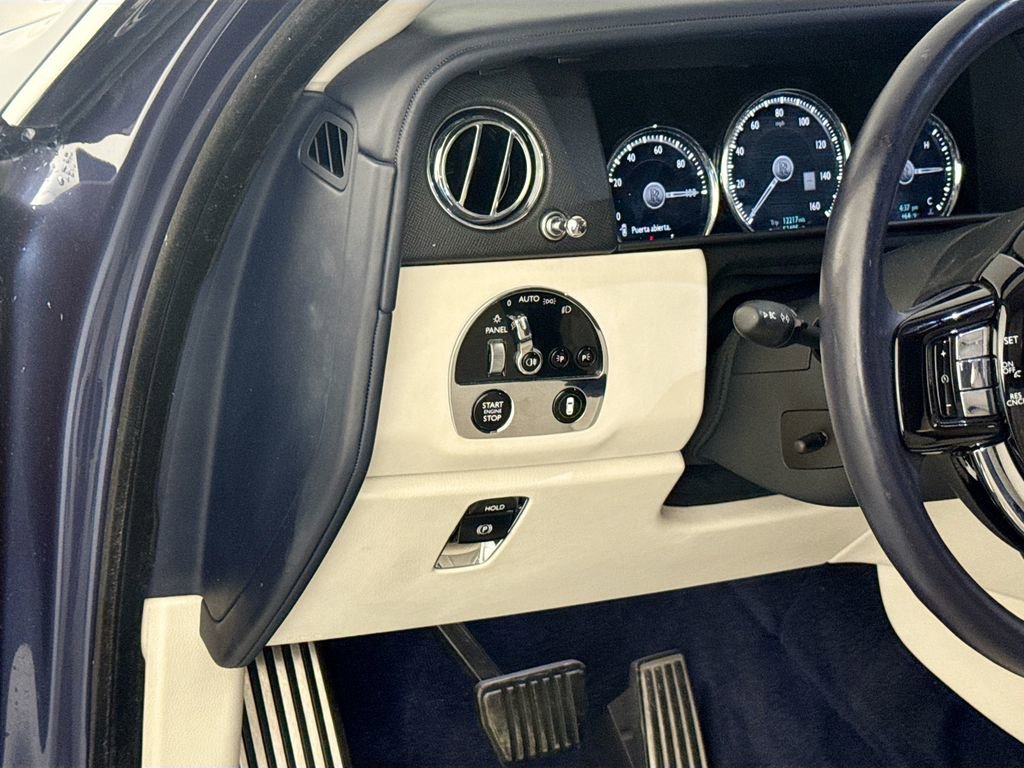 Used 2020 Rolls-Royce Cullinan image 10