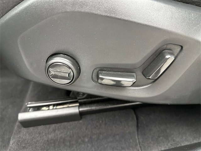 Certified 2023 Volvo XC60 B5 Plus w/ Climate Package image 12