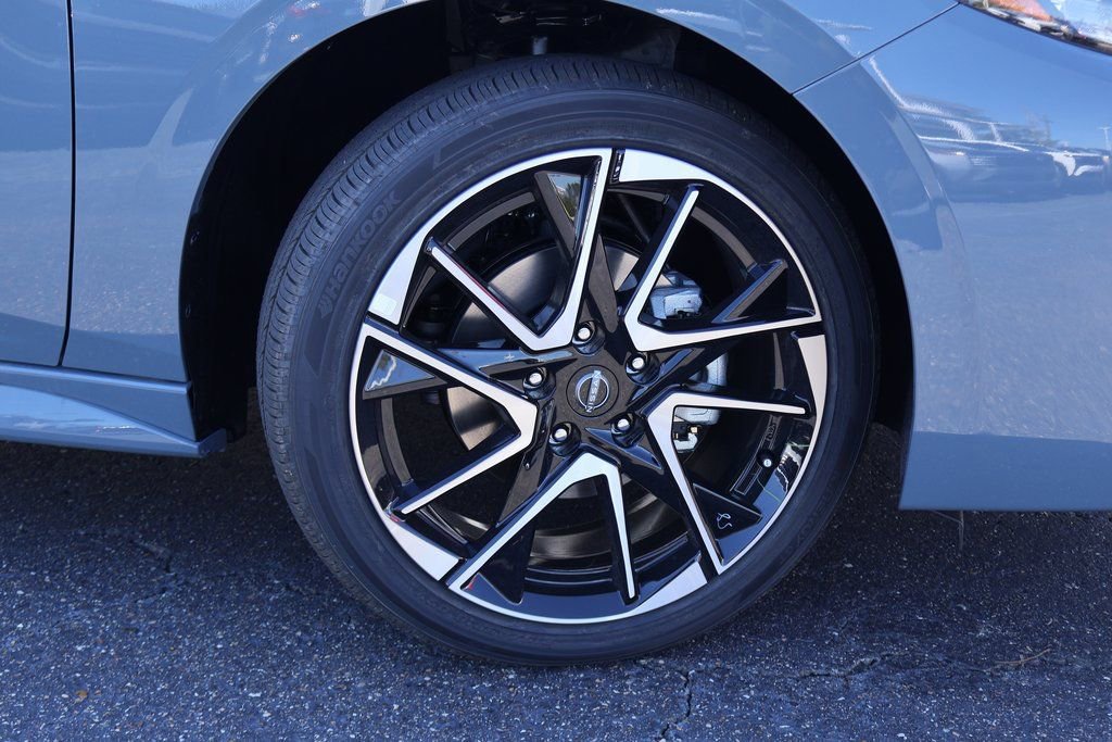 New 2025 Nissan Sentra SR w/ SR Premium Package image 17