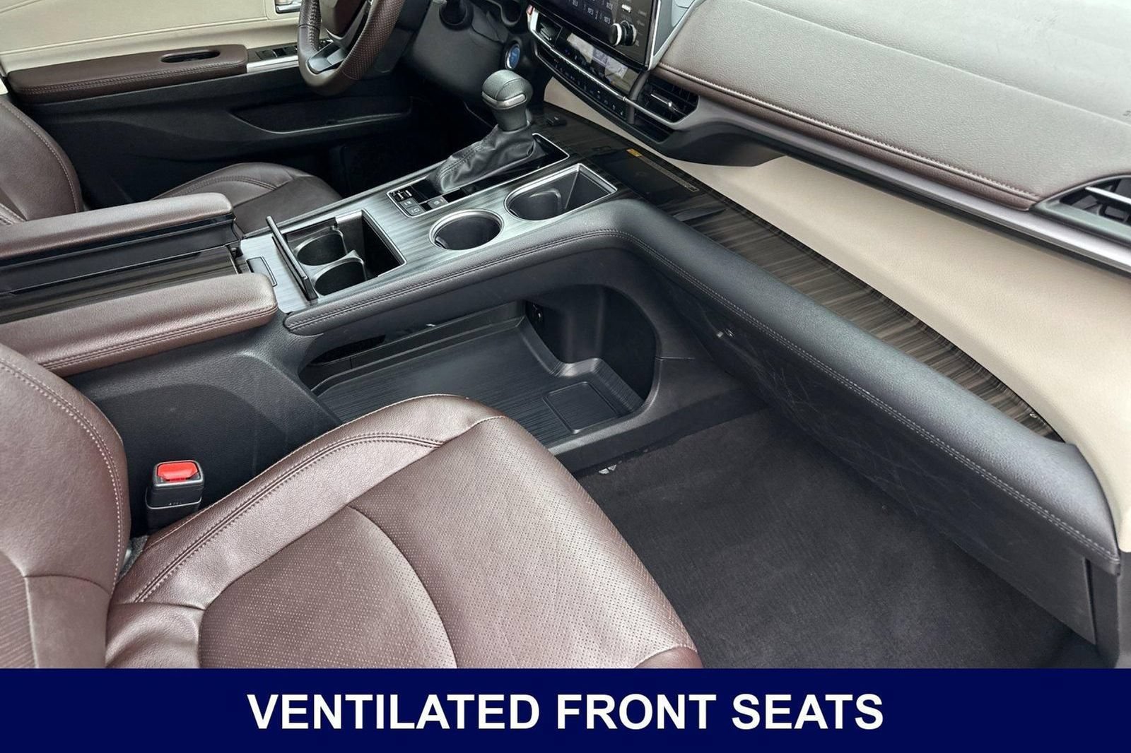 Used 2023 Toyota Sienna Platinum FWD image 20