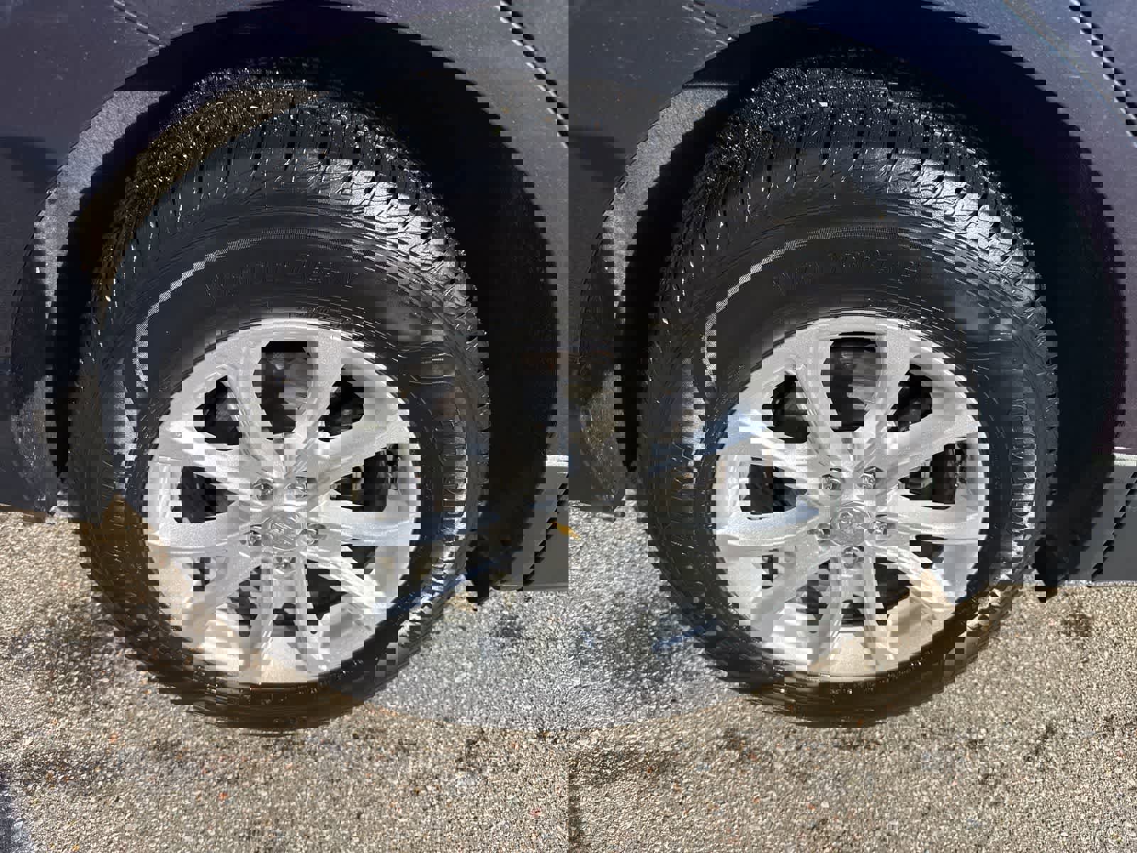 Used 2019 Chevrolet Equinox LS FWD image 11