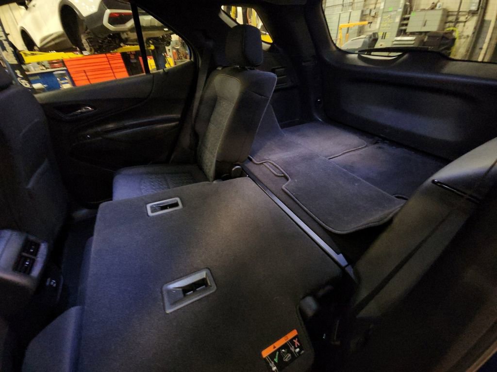 Used 2023 Chevrolet Equinox LT image 35