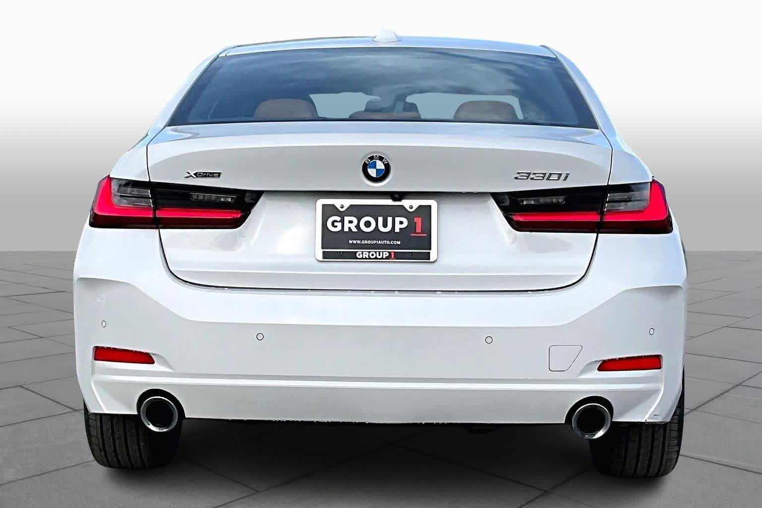 Used 2023 BMW 330i xDrive Sedan w/ Driving Assistance Package AWD/4WD image 5