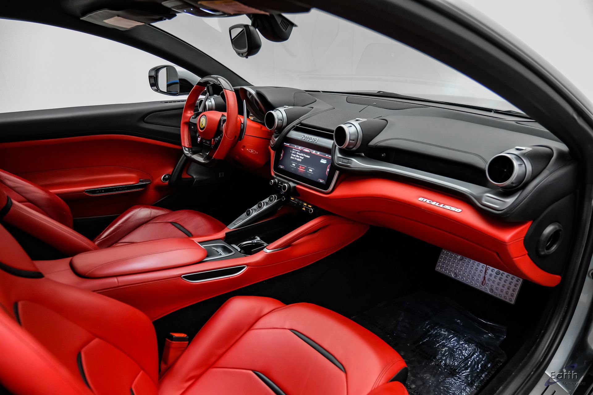 Used 2018 Ferrari GTC4Lusso AWD/4WD image 55