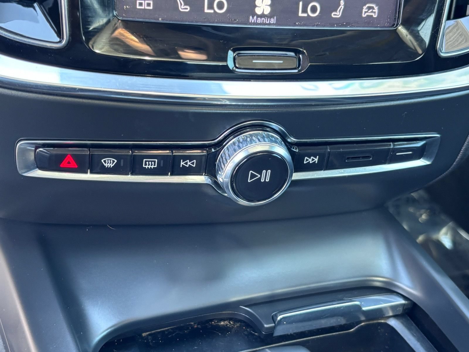 Used 2024 Volvo S60 B5 Core FWD image 31