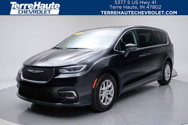 Used 2023 Chrysler Pacifica Touring-L