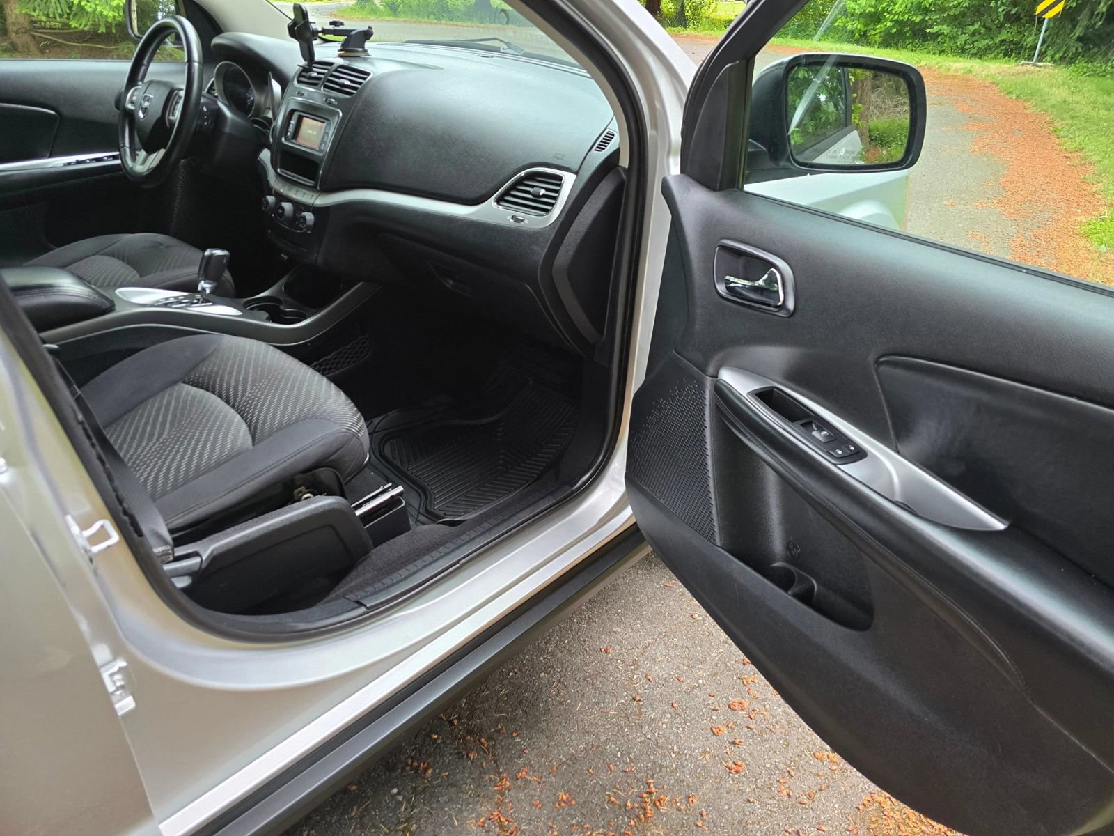 Used 2013 Dodge Journey SXT w/ Flexible Seating Group FWD image 13