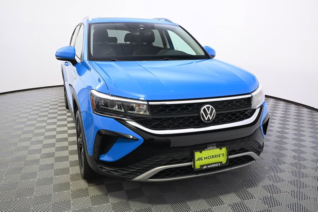 Used 2023 Volkswagen Taos SE w/ Panoramic Sunroof Package AWD/4WD image 6