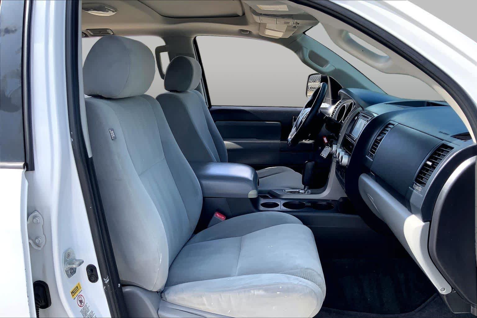Used 2017 Toyota Sequoia SR5 RWD image 9