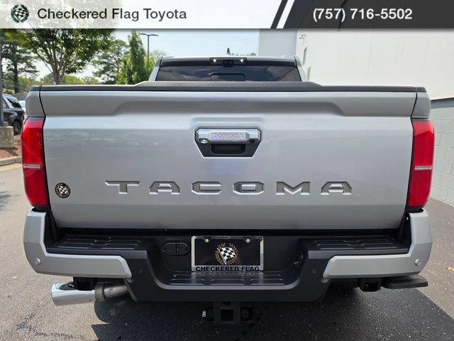 Used 2025 Toyota Tacoma Limited AWD/4WD image 4
