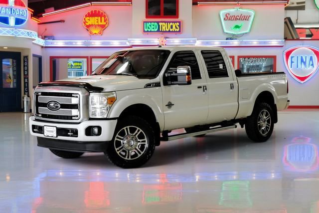 Used 2016 Ford F350 Platinum w/ FX4 Off-Road Package AWD/4WD image 2