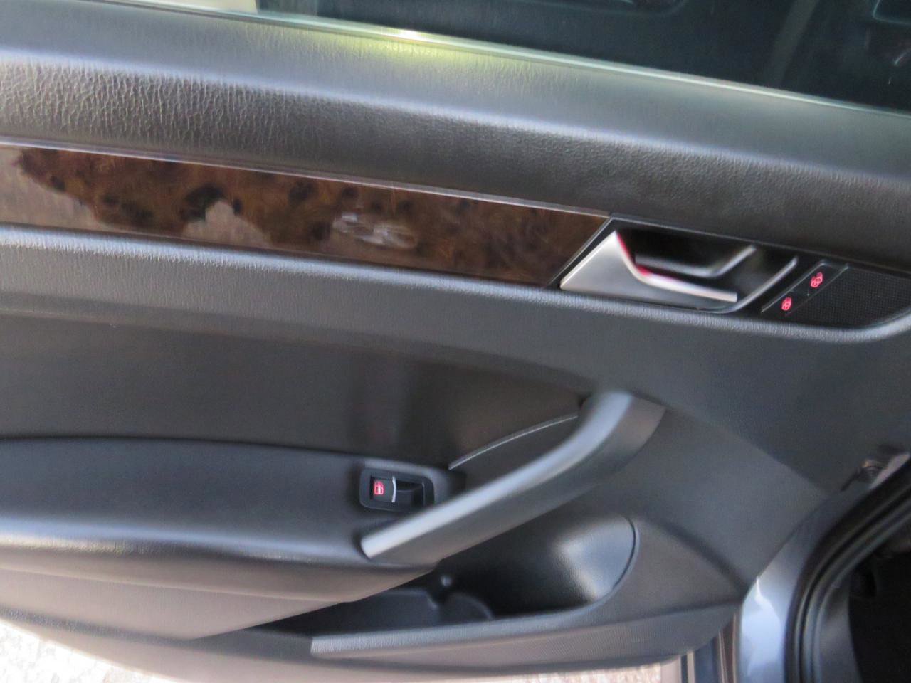 Used 2014 Volkswagen Passat TDI SEL Premium FWD image 29