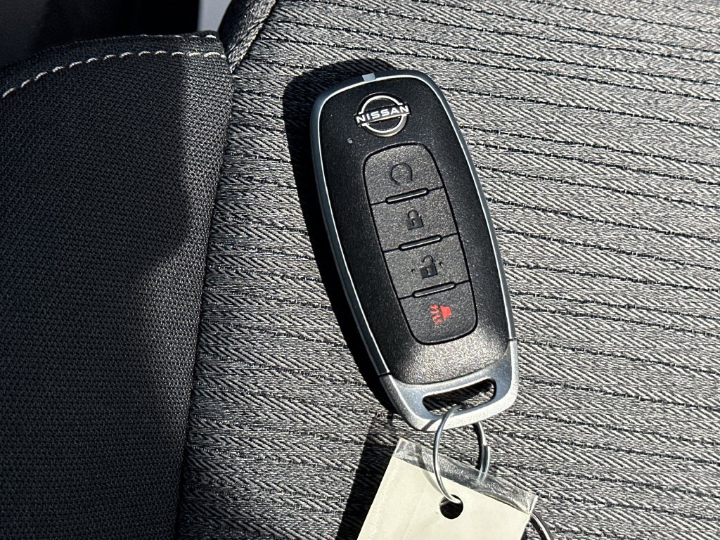 Used 2023 Nissan Rogue SV AWD/4WD image 23