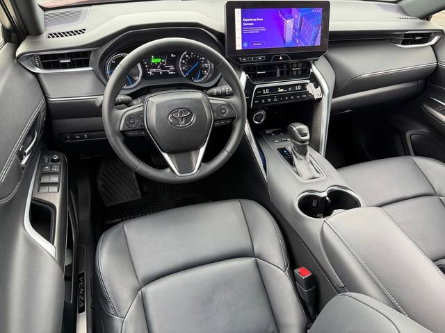 Certified 2023 Toyota Venza XLE image 33