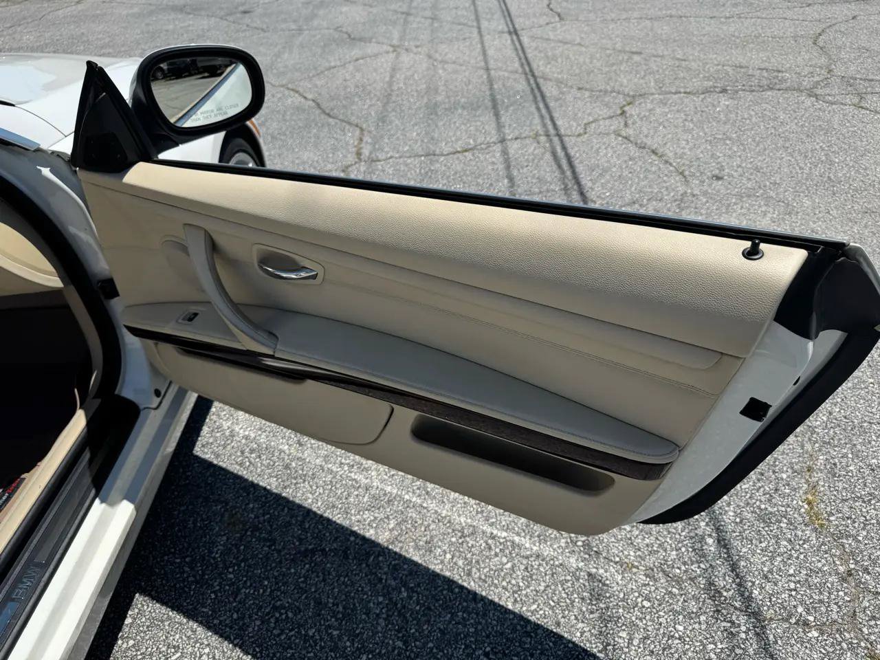 Used 2010 BMW 335i Convertible RWD image 21