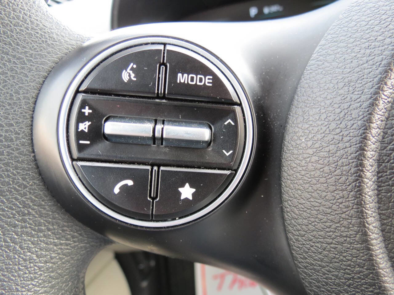 Used 2023 Kia Soul LX w/ LX Technology Package image 13