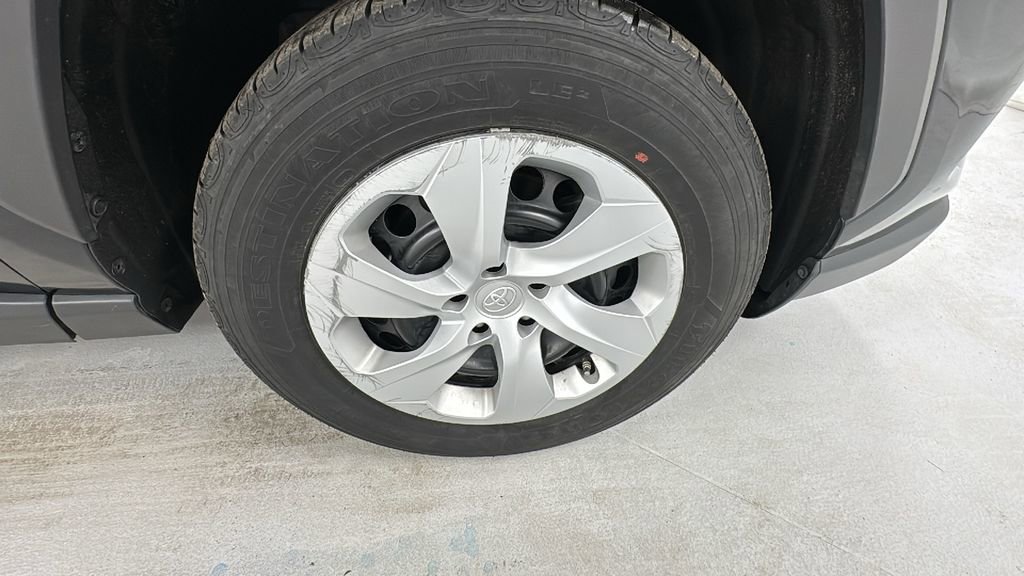 Used 2024 Toyota RAV4 LE image 9