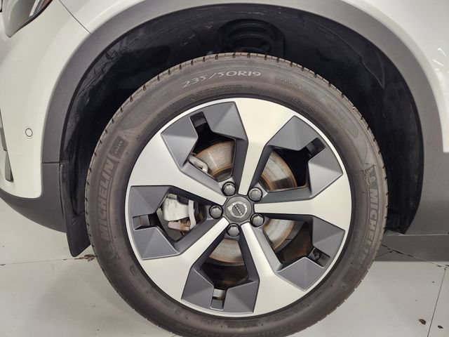 Certified 2026 Volvo XC40 B5 Plus AWD/4WD image 8