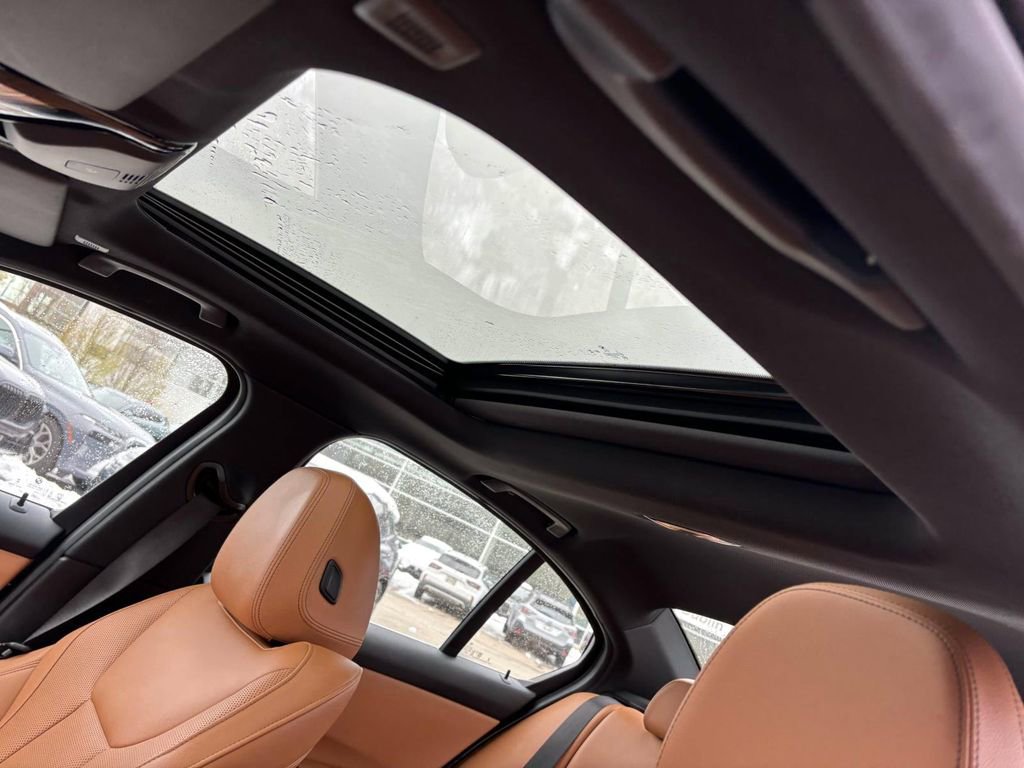 Certified 2025 BMW 330i xDrive Sedan image 27