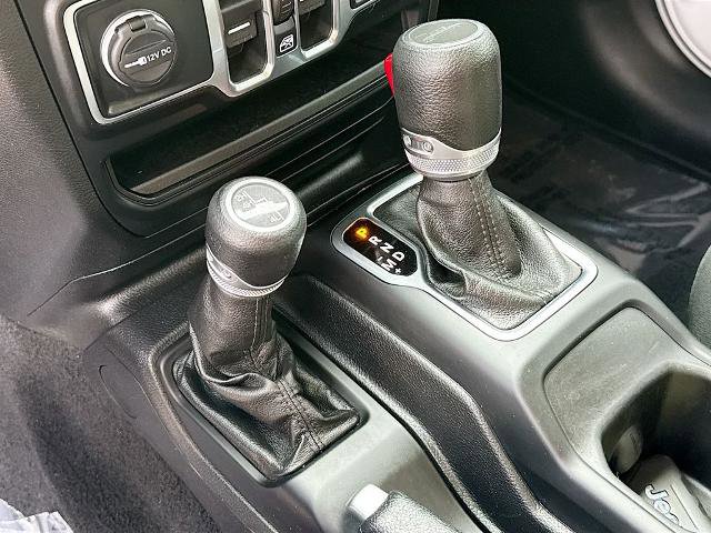 Used 2020 Jeep Gladiator Sport image 14