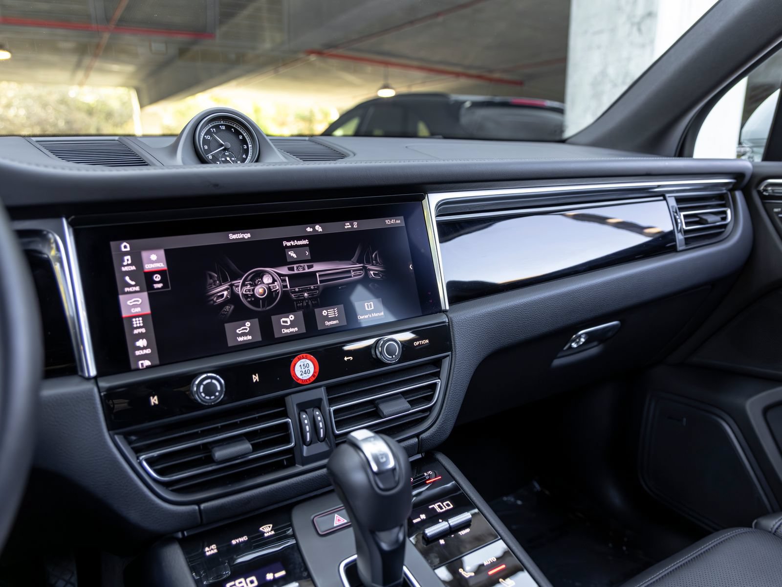Certified 2026 Porsche Macan AWD/4WD image 36