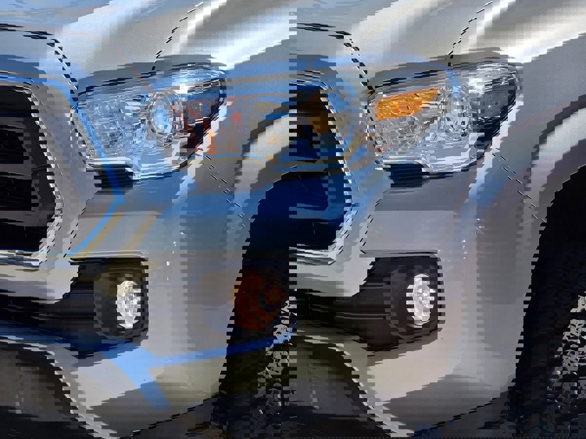 Used 2020 Toyota Tacoma SR5 image 8