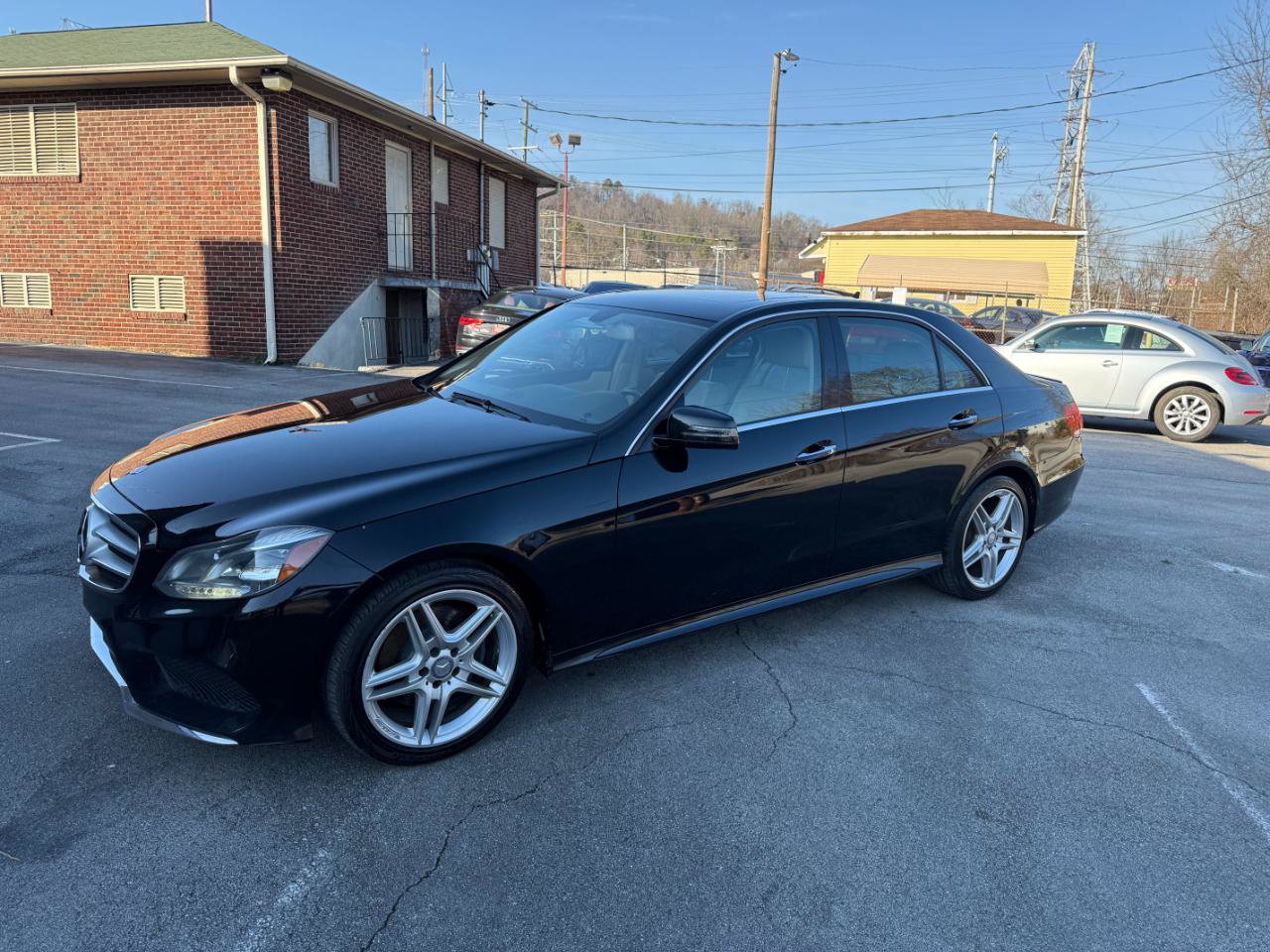 Used 2014 Mercedes-Benz E 350 4MATIC Sedan image 9