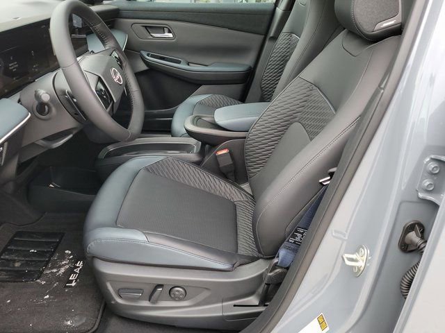 New 2026 Nissan Leaf Platinum+ w/ Cargo Package (Platinum+) image 9