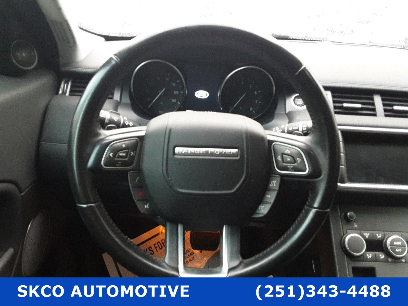 Used 2019 Land Rover Range Rover Evoque SE image 18