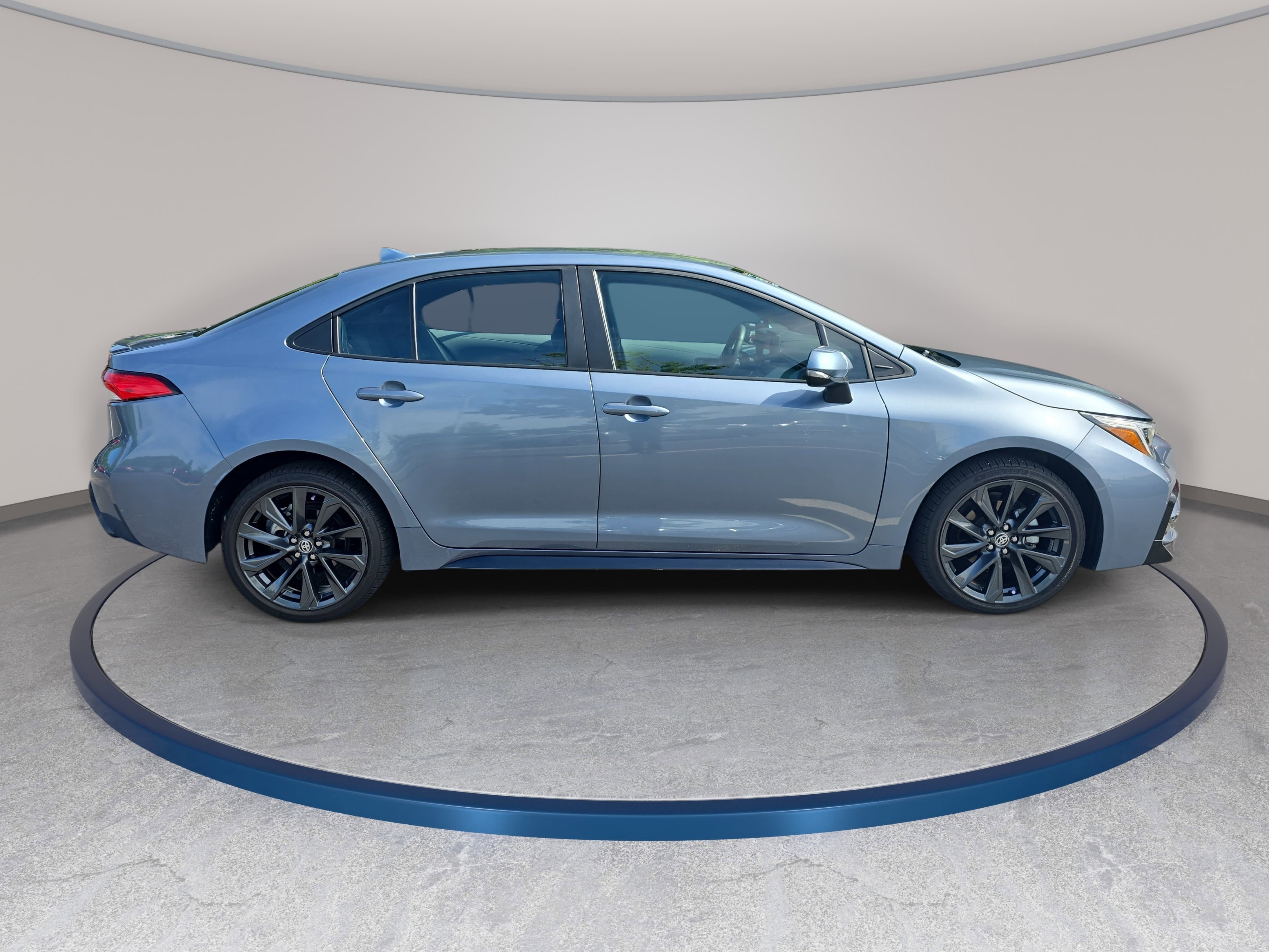 Used 2024 Toyota Corolla SE FWD image 4