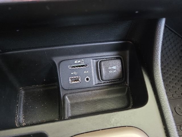 Used 2014 Jeep Cherokee Latitude w/ Cold Weather Group FWD image 57