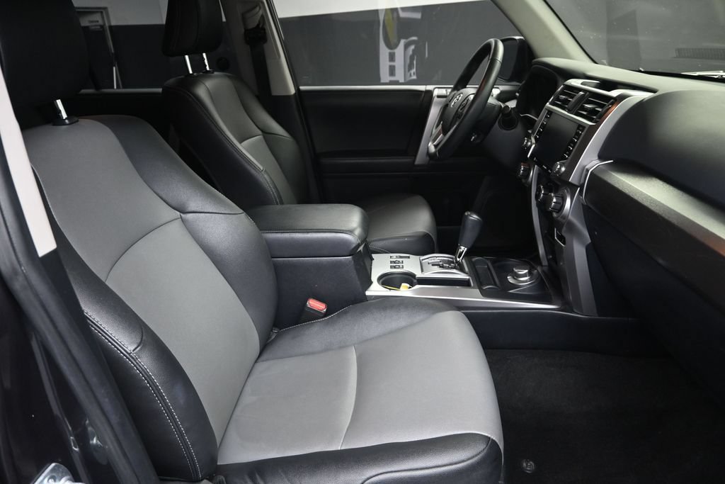 Used 2021 Toyota 4Runner SR5 Premium w/ Moonroof Package AWD/4WD image 41