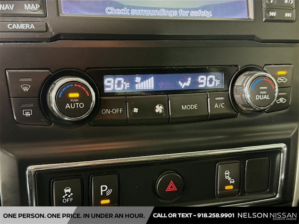 Used 2017 Nissan Titan SV image 16