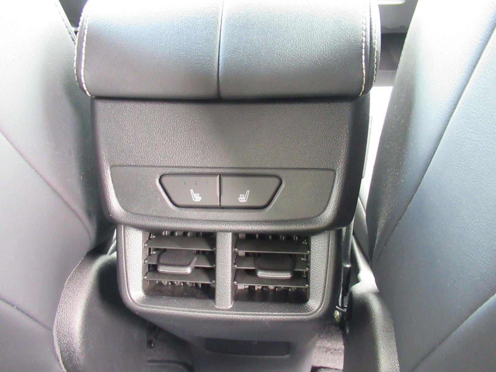 Used 2025 GMC Terrain Elevation w/ Elevation Premium Package AWD/4WD image 15