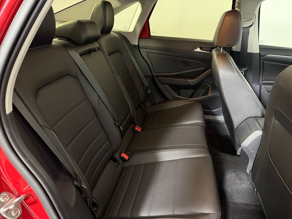 Used 2023 Volkswagen Jetta SE w/ Panoramic Sunroof Package FWD image 16