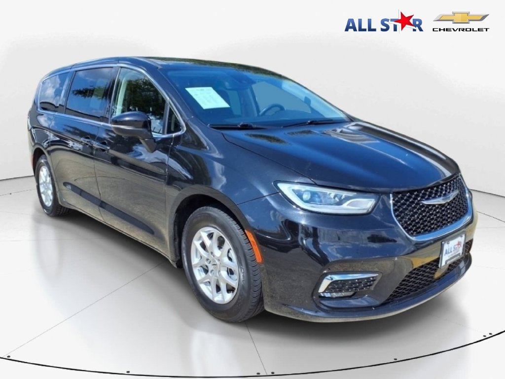 Used 2023 Chrysler Pacifica Touring-L