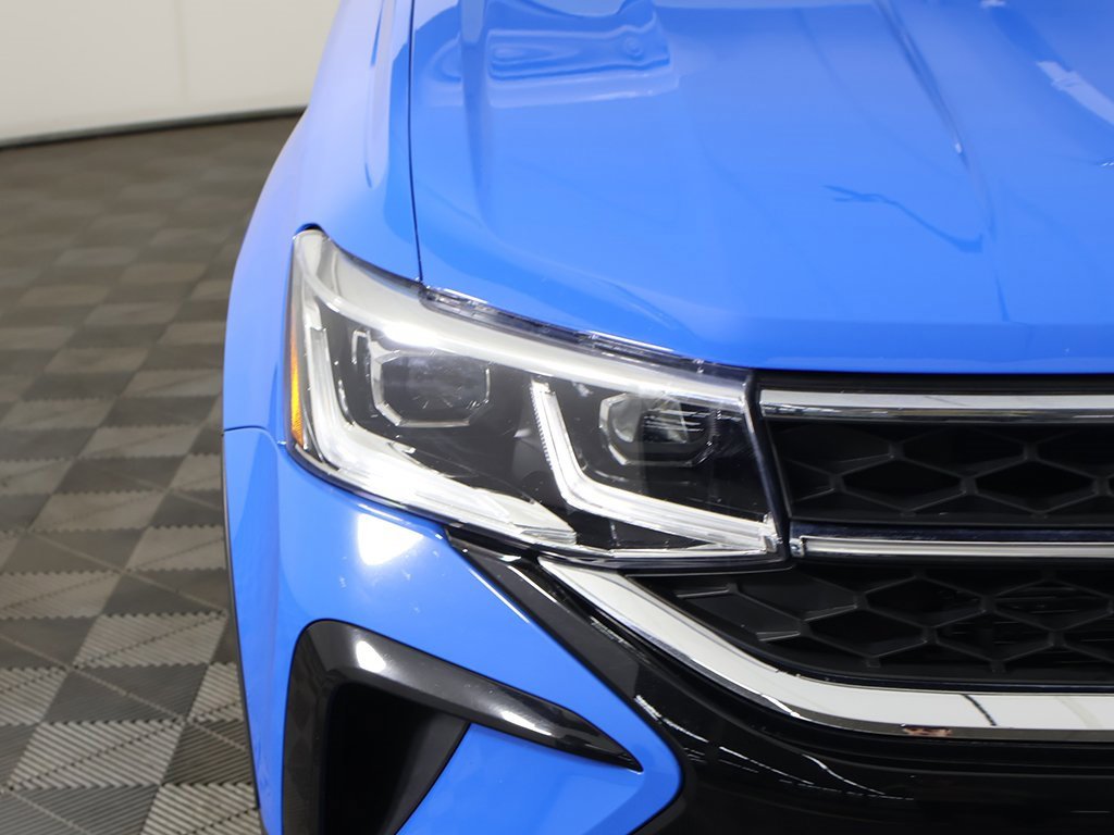 Used 2022 Volkswagen Taos SEL image 15