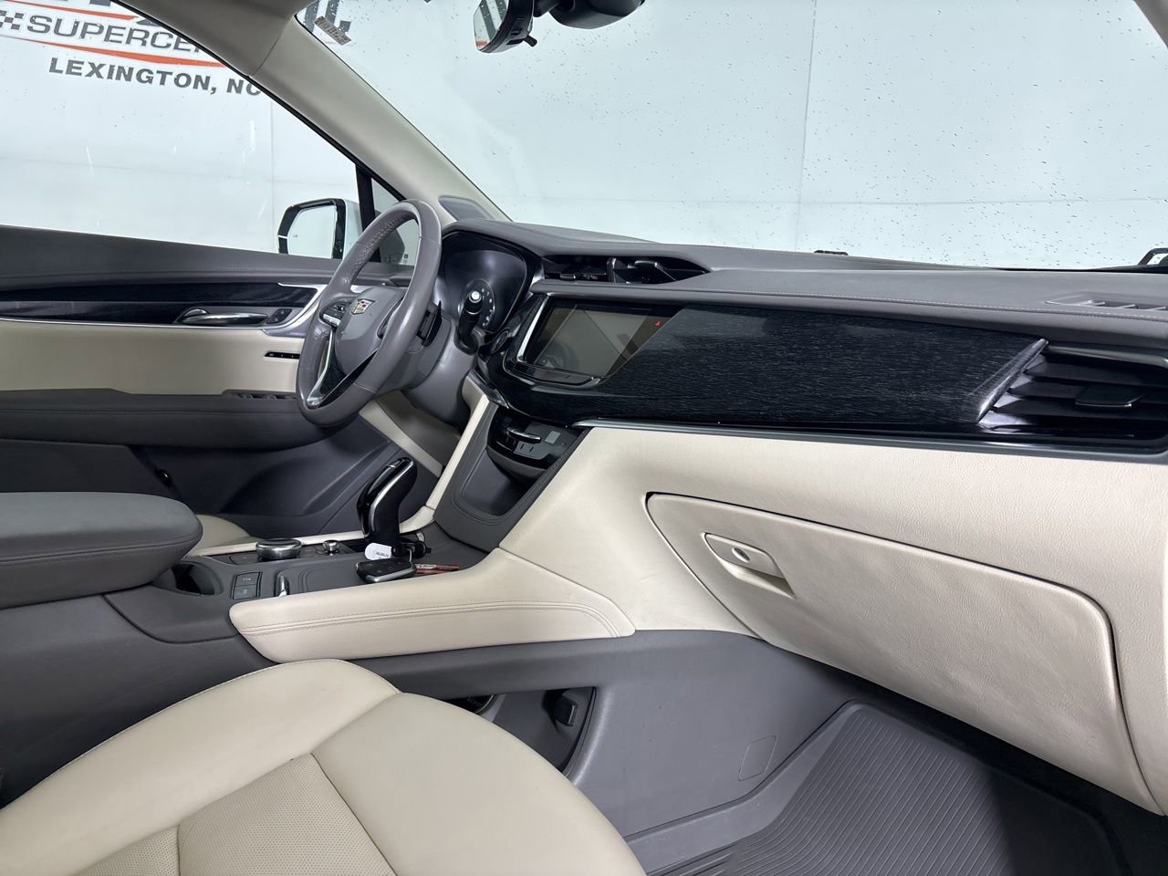 Used 2023 Cadillac XT6 Premium Luxury w/ Technology Package image 33