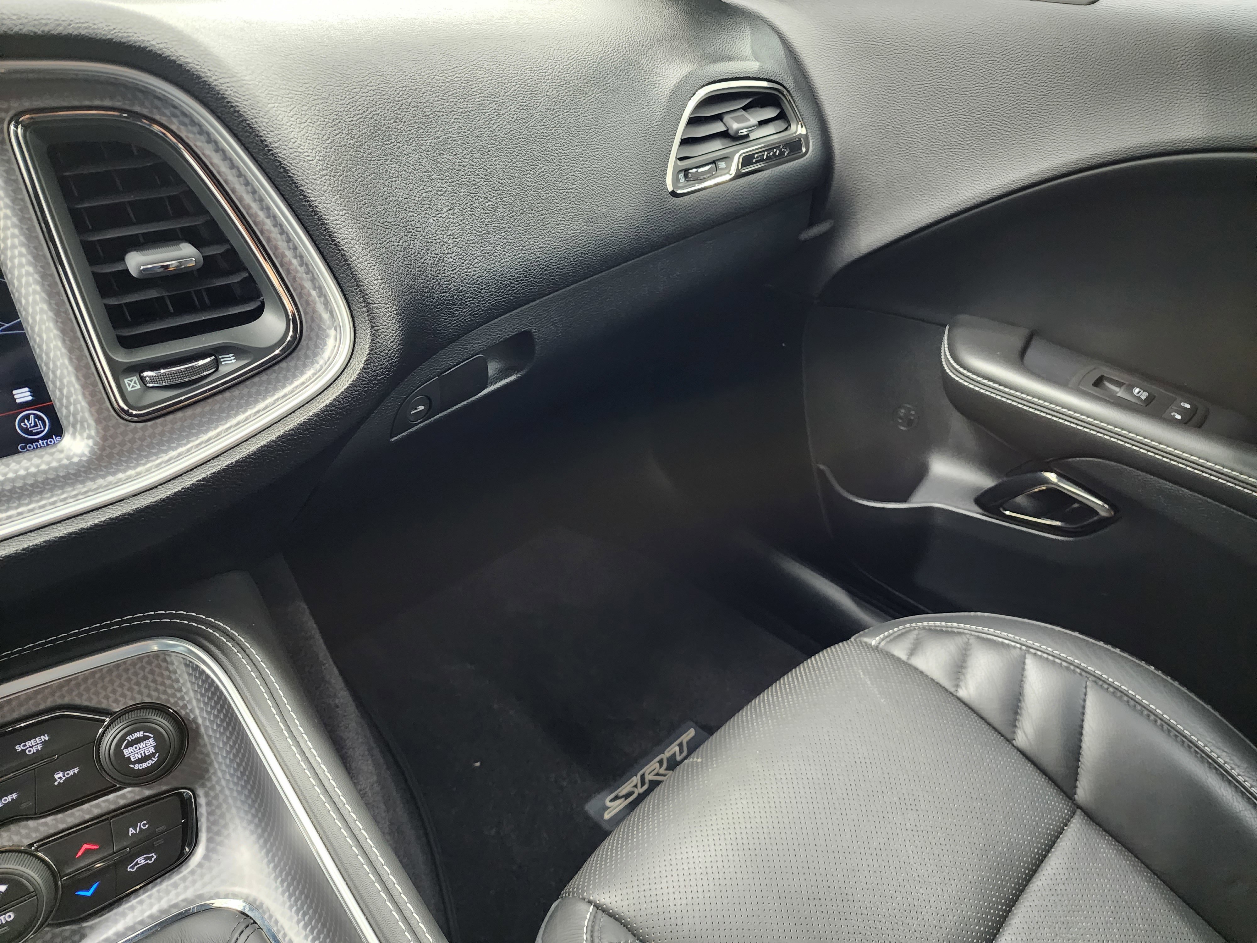 Used 2017 Dodge Challenger SRT Hellcat RWD image 12