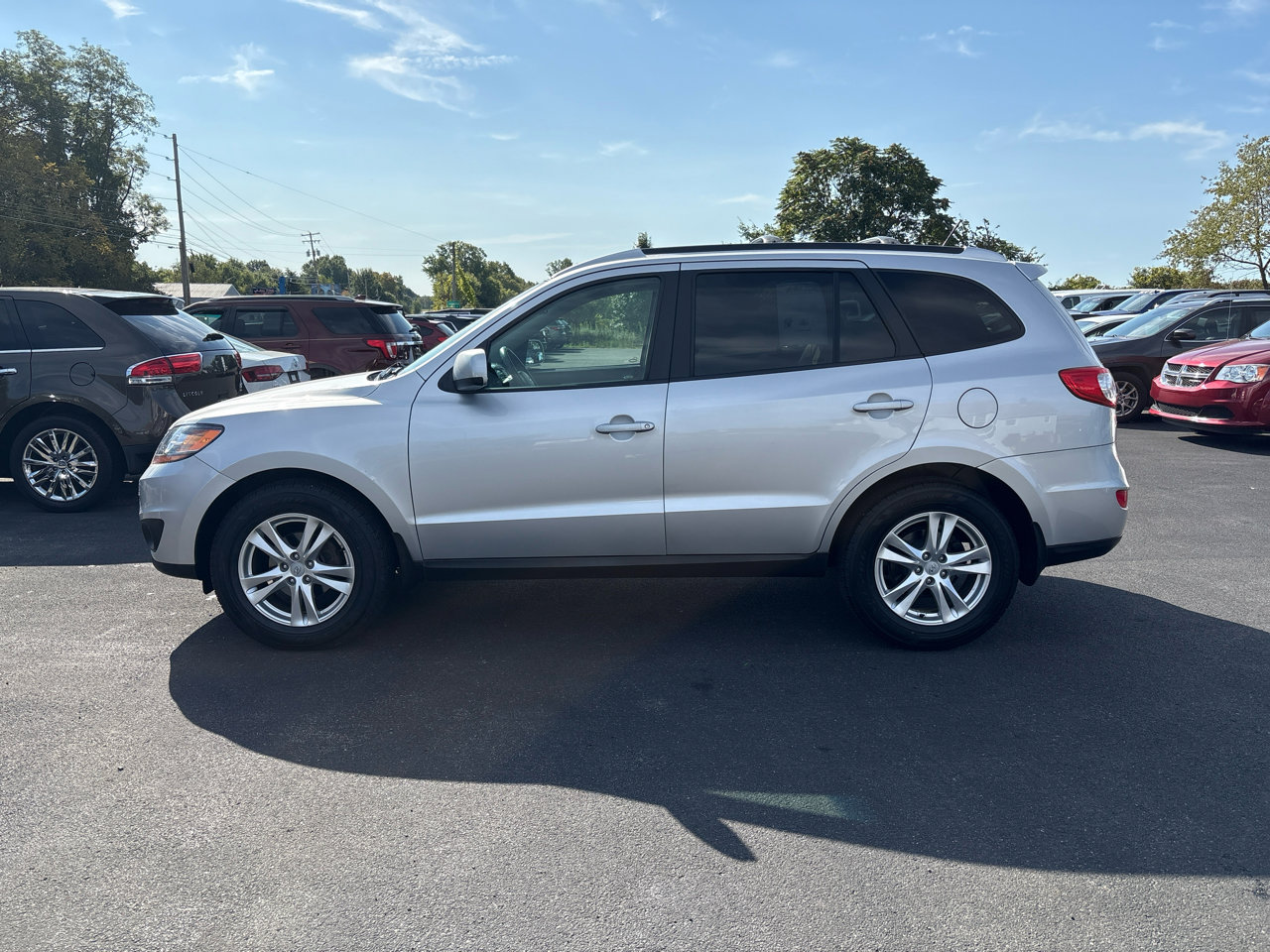 Used 2011 Hyundai Santa Fe SE image 3