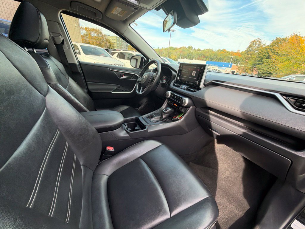 Used 2019 Toyota RAV4 XLE Premium w/ Cold Weather Package AWD/4WD image 20