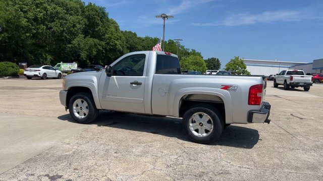 Used 2011 Chevrolet Silverado 1500 LT w/ Interior Plus Package AWD/4WD image 6