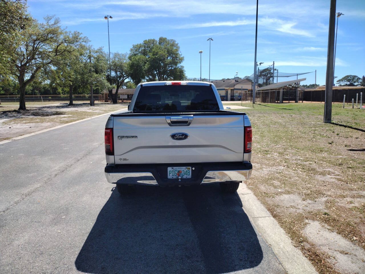 Used 2015 Ford F150 XLT RWD image 6