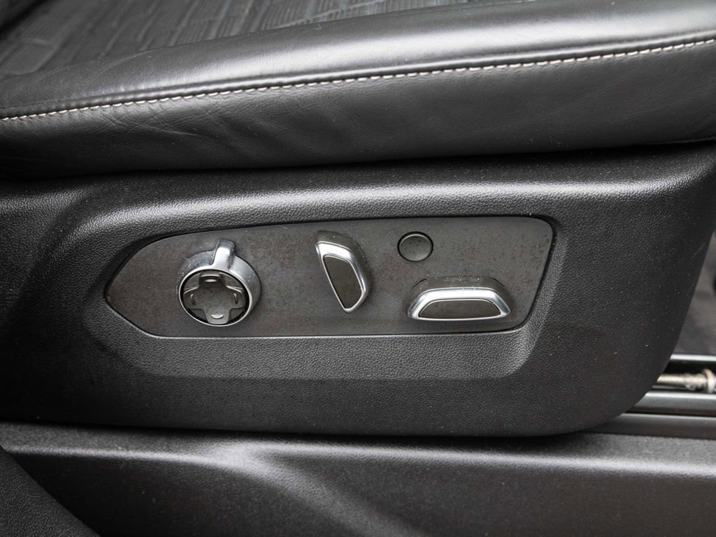 Used 2023 Cadillac Escalade ESV V image 77