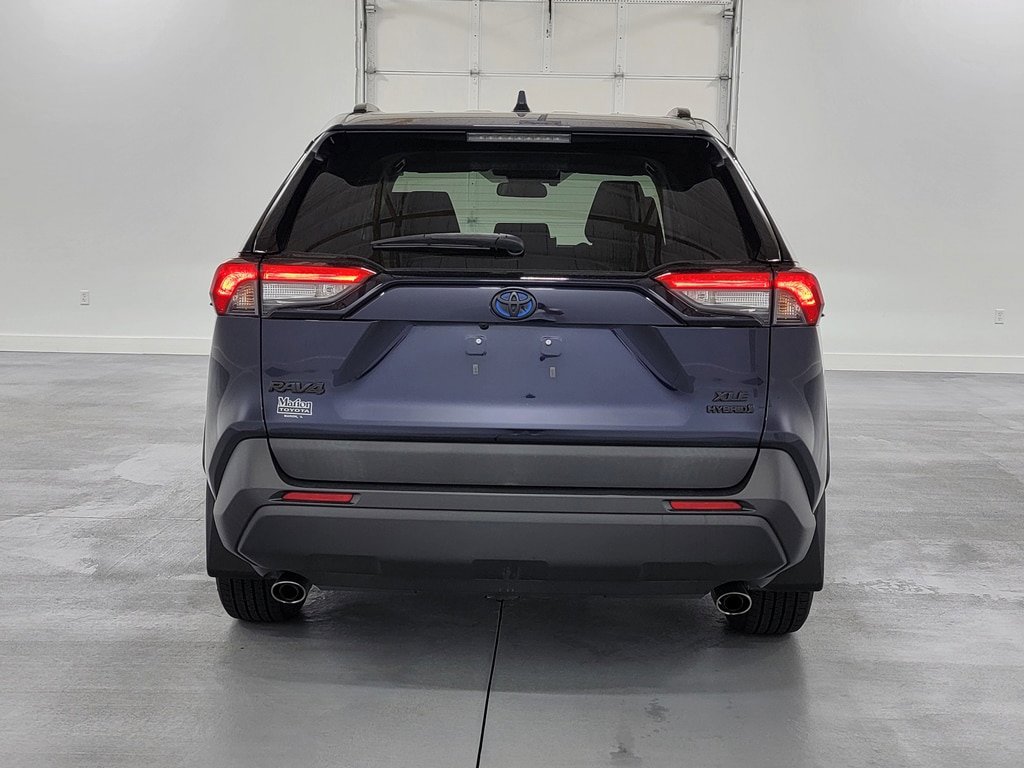 Used 2020 Toyota RAV4 XLE w/ XLE Grade Weather Package AWD/4WD image 8