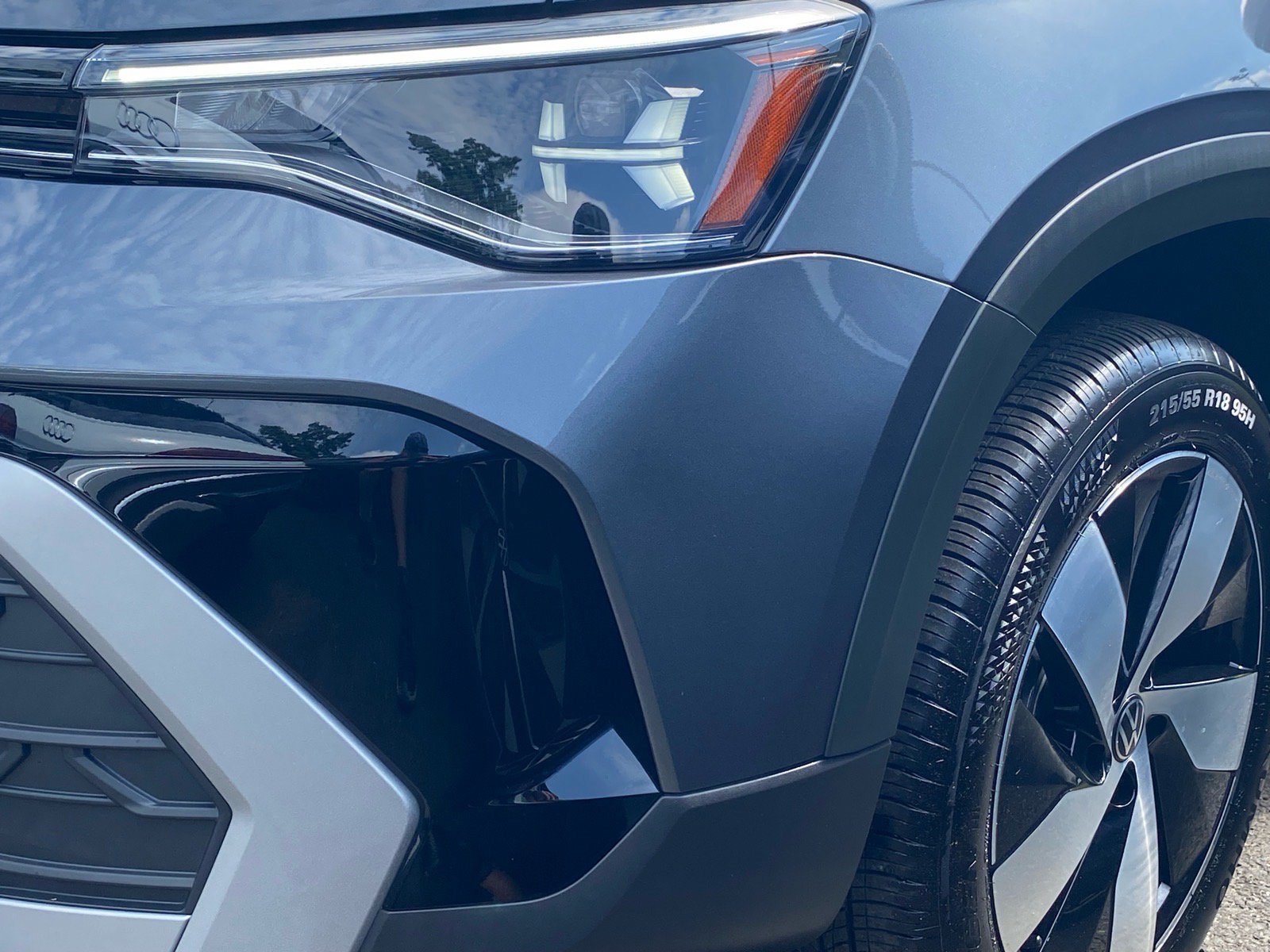 Certified 2025 Volkswagen Taos S AWD/4WD image 2