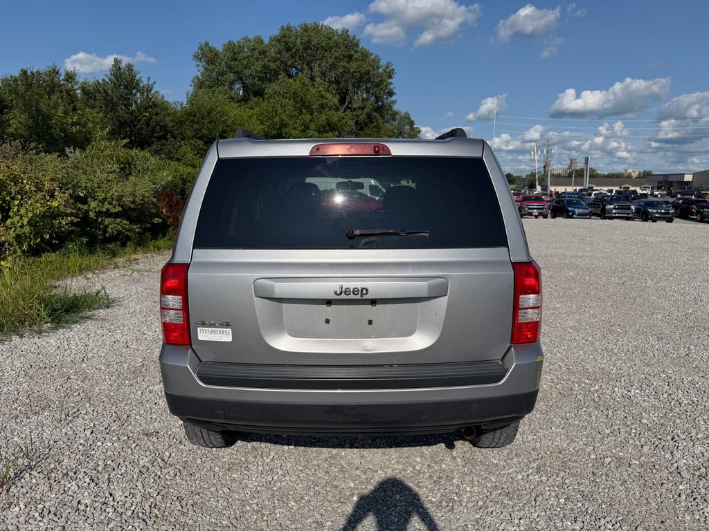 Used 2016 Jeep Patriot Sport w/ Power Value Group AWD/4WD image 12