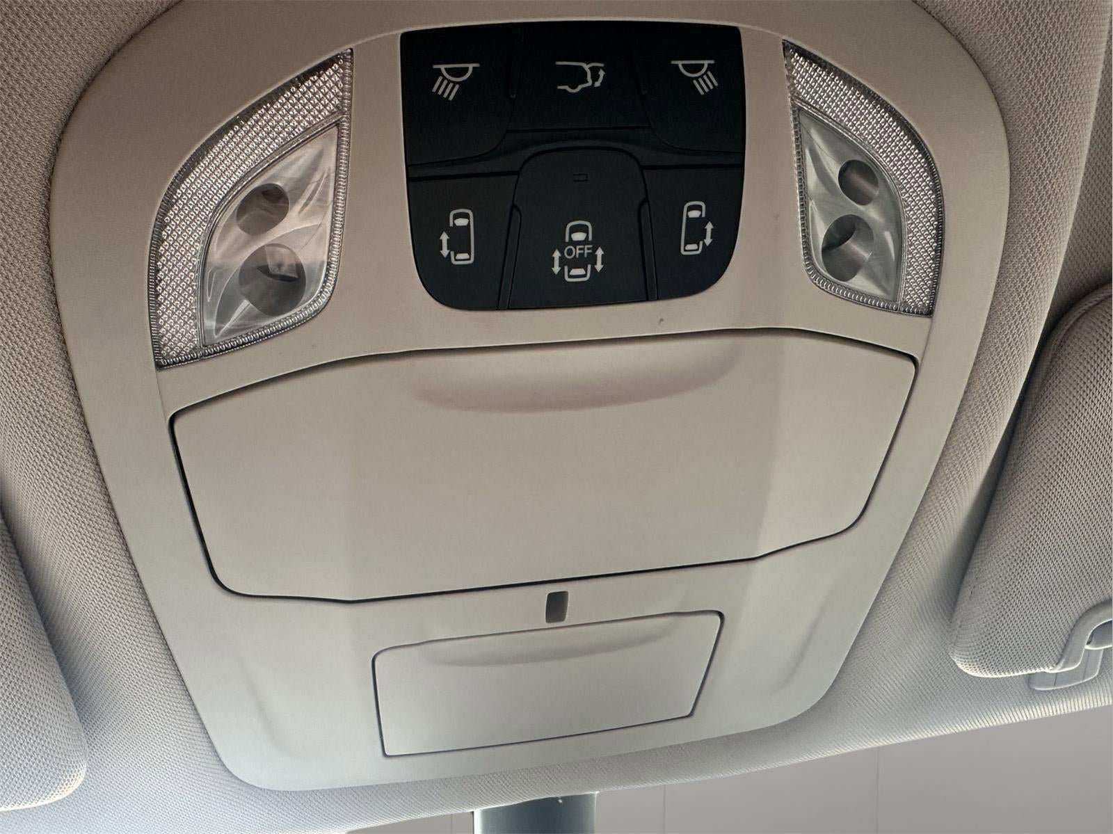 Used 2024 Chrysler Pacifica Select FWD image 36